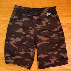 GAP Men's Athletic Camo Shorts
